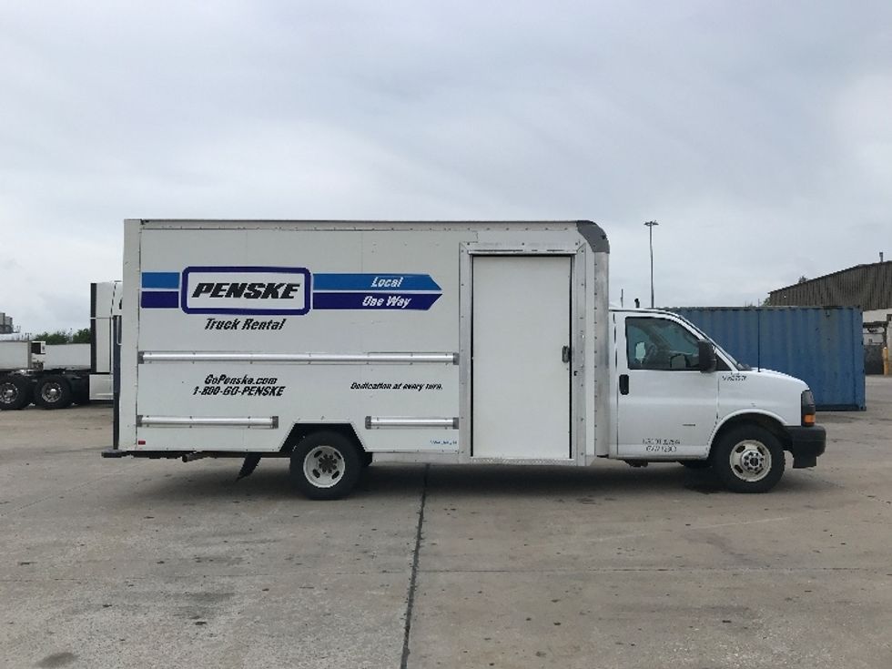 Light Duty Box Truck-Light and Medium Duty Trucks-GMC-2022-Savana G33903-Houston-TX-60,623\n\t\tmiles-$ 38,500 - Image 13