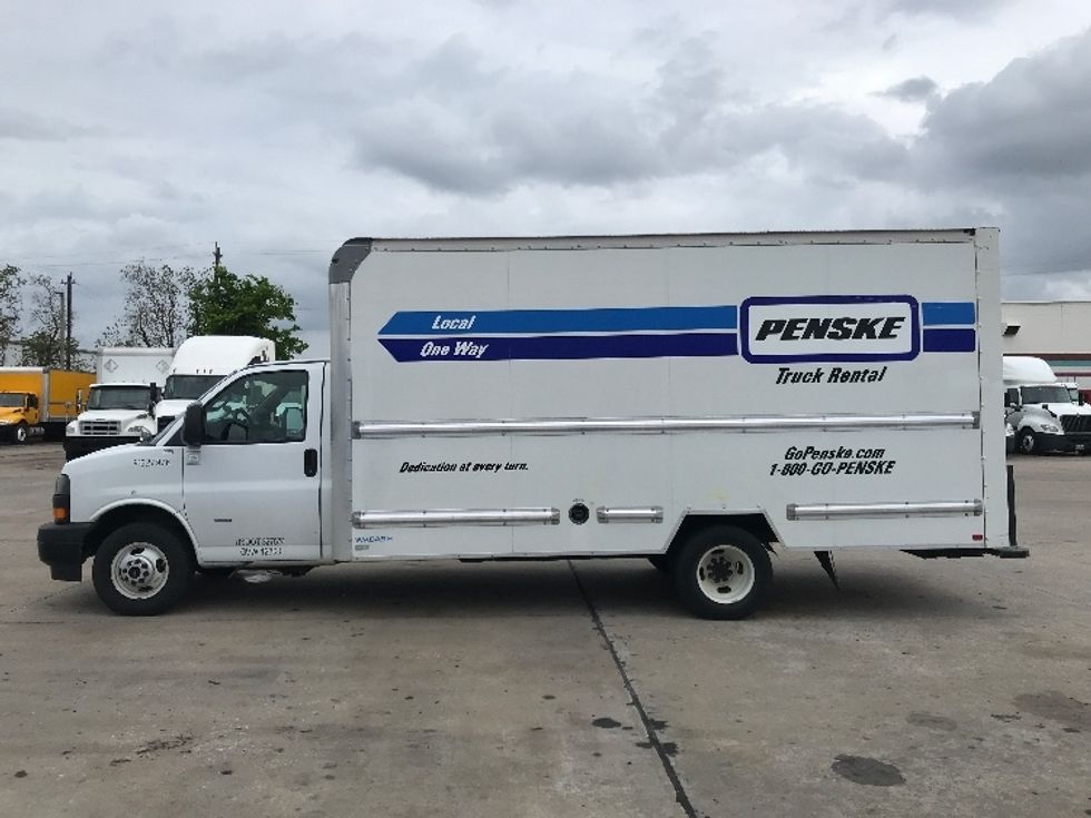 Light Duty Box Truck-Light and Medium Duty Trucks-GMC-2022-Savana G33903-Houston-TX-60,623\n\t\tmiles-$ 38,500 - Image 2