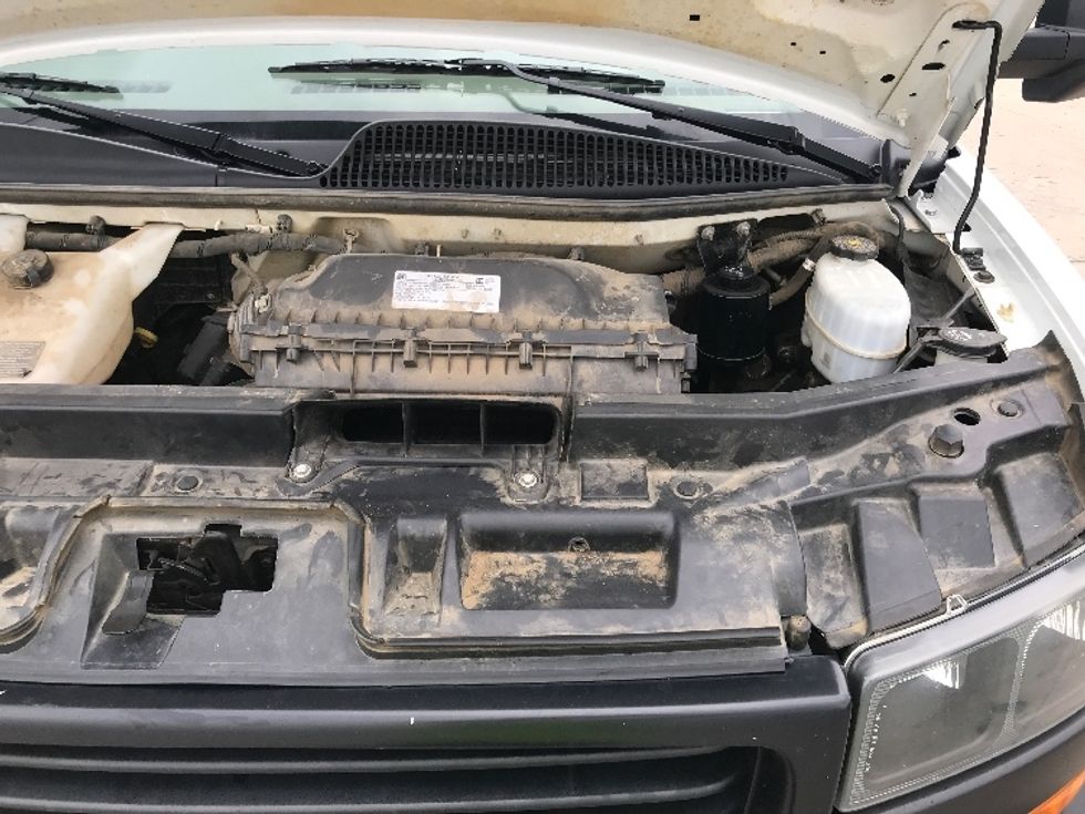 Light Duty Box Truck-Light and Medium Duty Trucks-GMC-2022-Savana G33903-Houston-TX-60,623\n\t\tmiles-$ 38,500 - Image 22