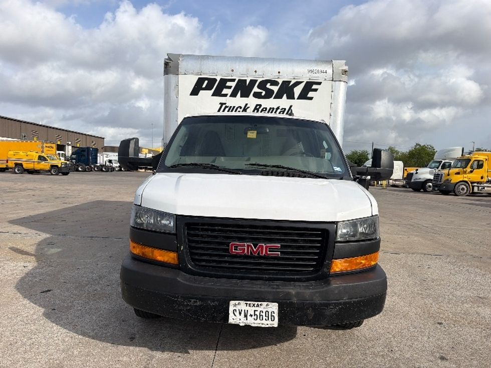 Light Duty Box Truck-Light and Medium Duty Trucks-GMC-2022-Savana G33903-Houston-TX-94,238\n\t\tmiles-$ 33,500 - Image 2