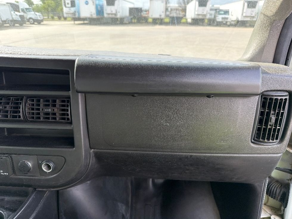 Light Duty Box Truck-Light and Medium Duty Trucks-GMC-2022-Savana G33903-Houston-TX-94,238\n\t\tmiles-$ 33,500 - Image 21