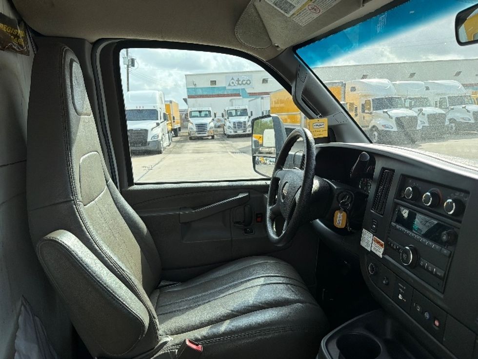 Light Duty Box Truck-Light and Medium Duty Trucks-GMC-2022-Savana G33903-Houston-TX-94,238\n\t\tmiles-$ 33,500 - Image 22