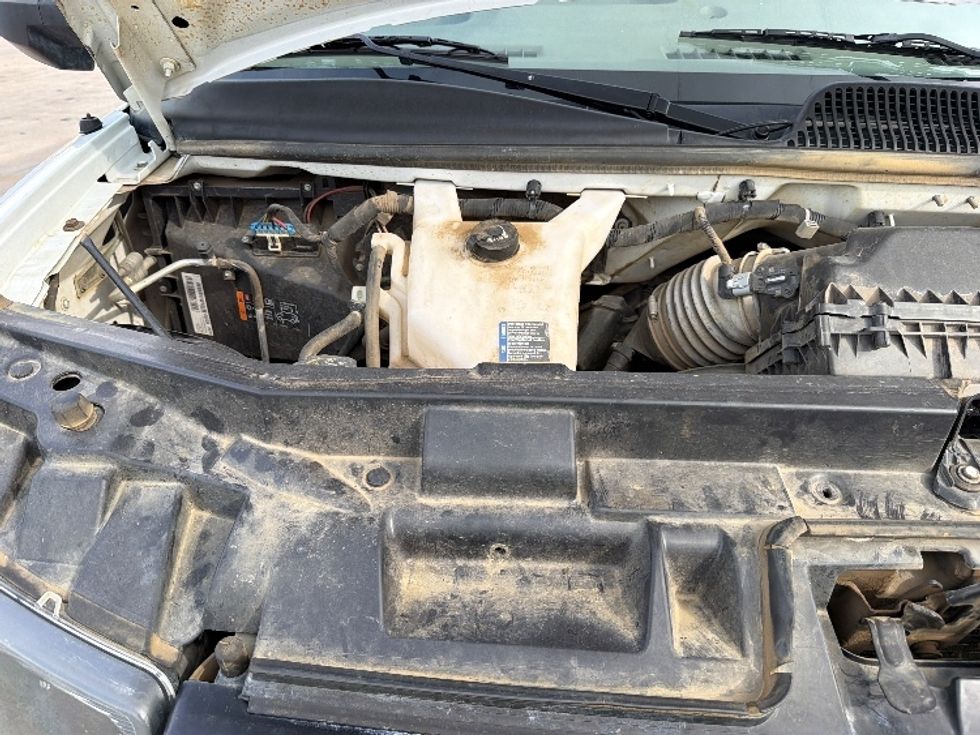 Light Duty Box Truck-Light and Medium Duty Trucks-GMC-2022-Savana G33903-Houston-TX-94,238\n\t\tmiles-$ 33,500 - Image 23