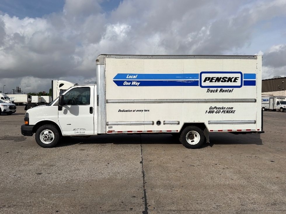 Light Duty Box Truck-Light and Medium Duty Trucks-GMC-2022-Savana G33903-Houston-TX-94,238\n\t\tmiles-$ 33,500 - Image 4