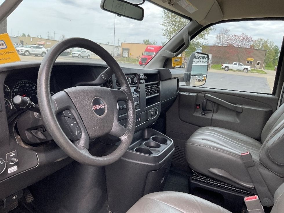 Light Duty Box Truck-Light and Medium Duty Trucks-GMC-2022-Savana G33903-Indianapolis-IN-44,290\n\t\tmiles-$ 40,750 - Image 15