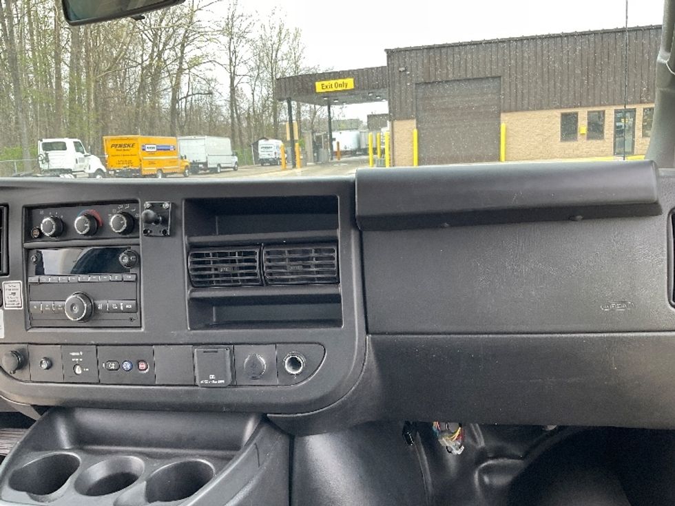 Light Duty Box Truck-Light and Medium Duty Trucks-GMC-2022-Savana G33903-Indianapolis-IN-44,290\n\t\tmiles-$ 40,750 - Image 19