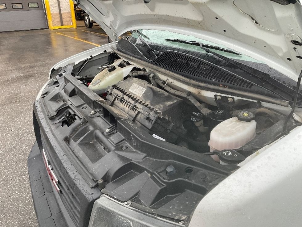 Light Duty Box Truck-Light and Medium Duty Trucks-GMC-2022-Savana G33903-Indianapolis-IN-44,290\n\t\tmiles-$ 40,750 - Image 22