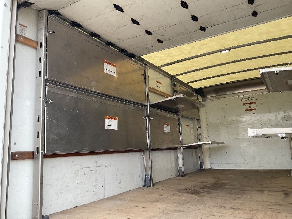 Light Duty Box Truck-Light and Medium Duty Trucks-GMC-2022-Savana G33903-Indianapolis-IN-44,290\n\t\tmiles-$ 40,750 - Image 9