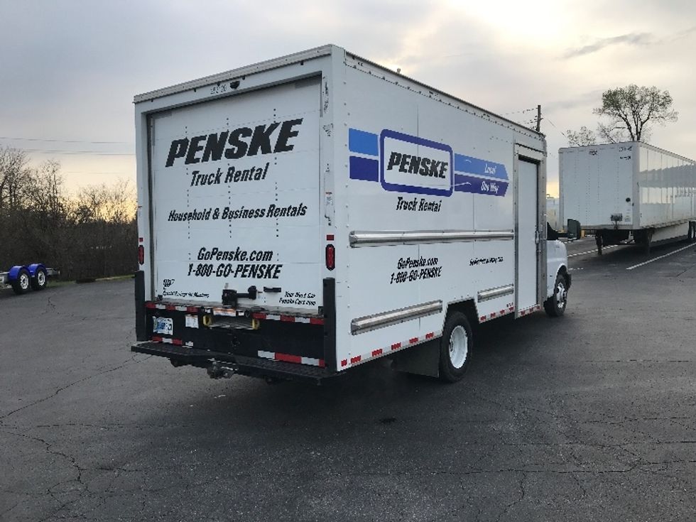 2022 Gmc Savana 3500 Cutaway photo 12
