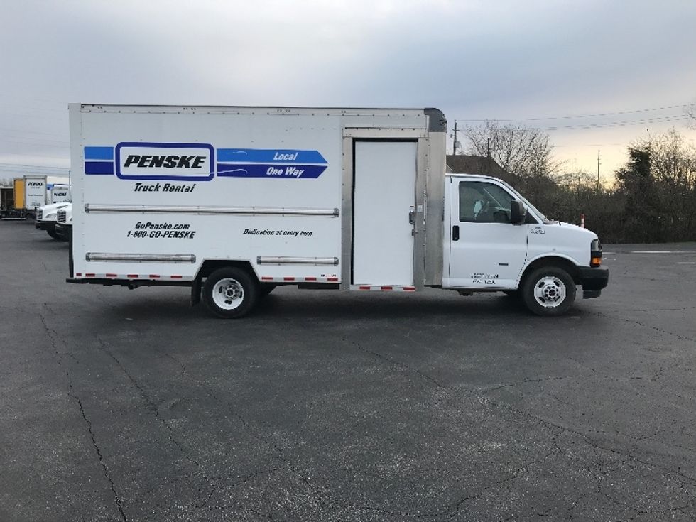 2022 Gmc Savana 3500 Cutaway photo 14