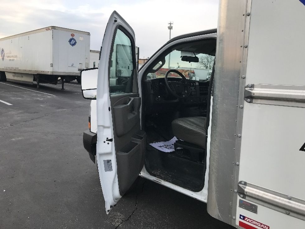 2022 Gmc Savana 3500 Cutaway photo 15