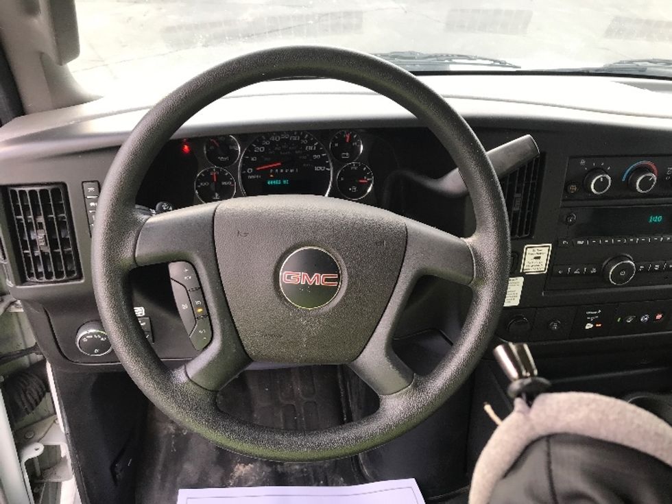 2022 Gmc Savana 3500 Cutaway photo 17