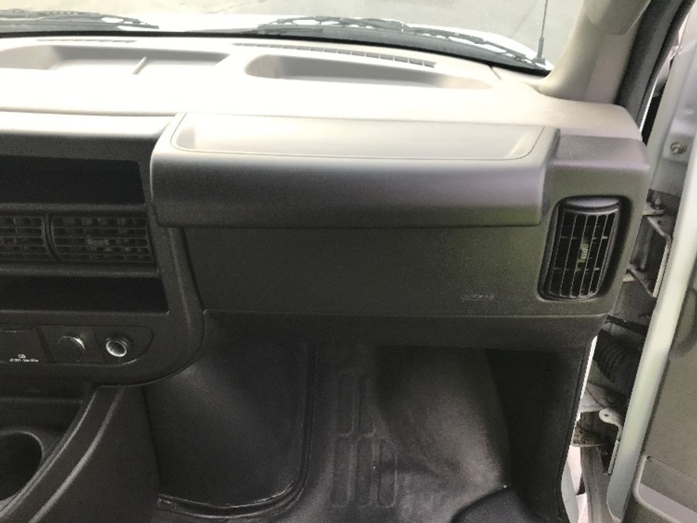 2022 Gmc Savana 3500 Cutaway photo 20