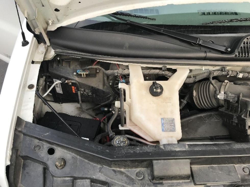 2022 Gmc Savana 3500 Cutaway photo 22