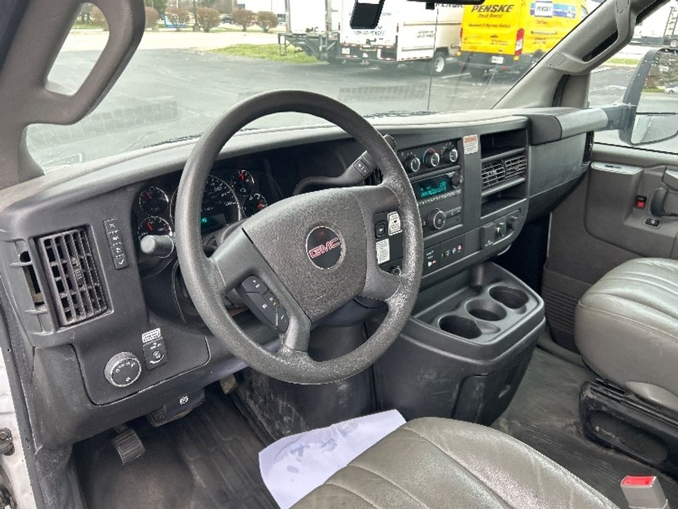 Light Duty Box Truck-Light and Medium Duty Trucks-GMC-2022-Savana G33903-Indianapolis-IN-50,636\n\t\tmiles-$ 40,000 - Image 17