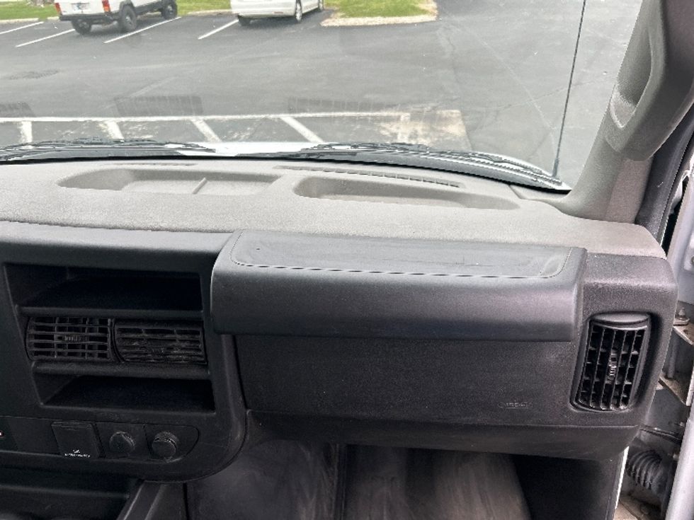 Light Duty Box Truck-Light and Medium Duty Trucks-GMC-2022-Savana G33903-Indianapolis-IN-50,636\n\t\tmiles-$ 40,000 - Image 21