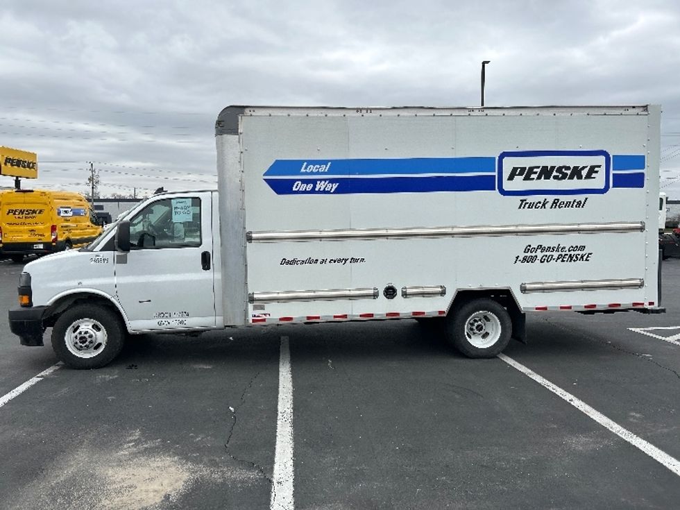 Light Duty Box Truck-Light and Medium Duty Trucks-GMC-2022-Savana G33903-Indianapolis-IN-50,636\n\t\tmiles-$ 40,000 - Image 4