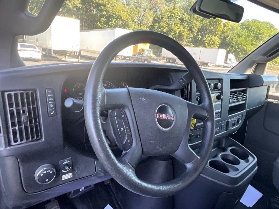 Light Duty Box Truck-Light and Medium Duty Trucks-GMC-2022-Savana G33903-Indianapolis-IN-67,778\n\t\tmiles-$ 34,500 - Image 15