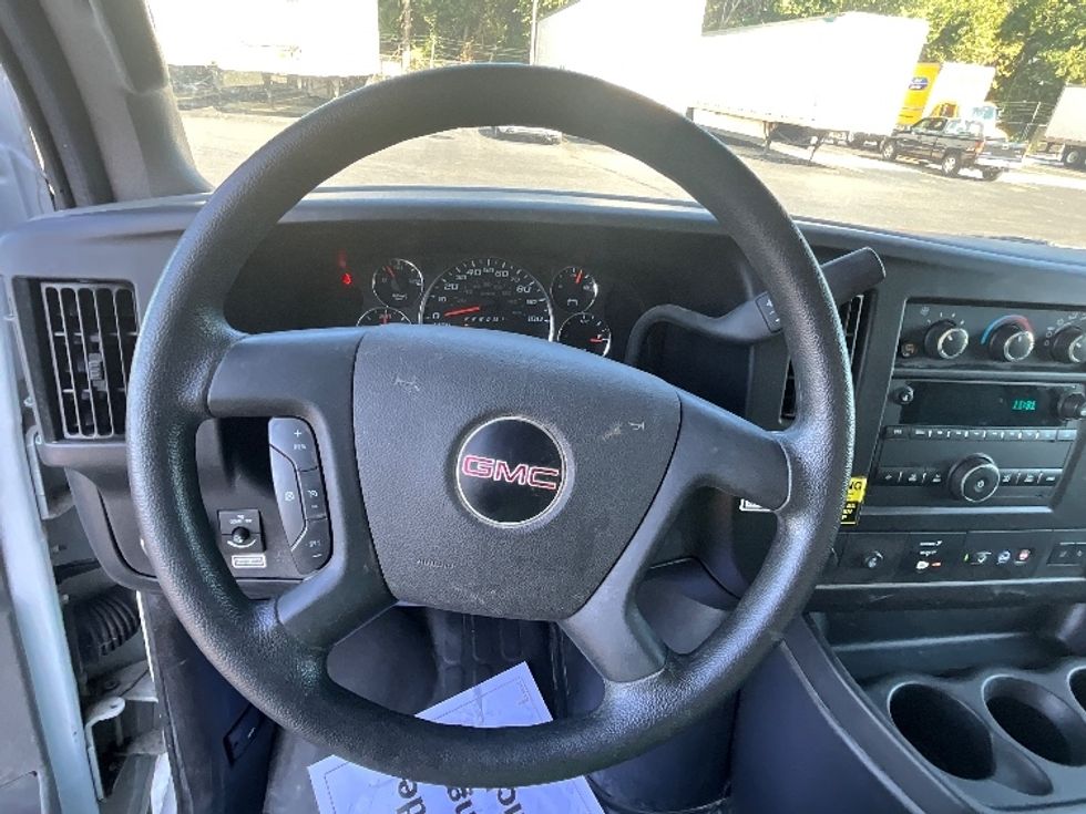 Light Duty Box Truck-Light and Medium Duty Trucks-GMC-2022-Savana G33903-Indianapolis-IN-67,778\n\t\tmiles-$ 34,500 - Image 16