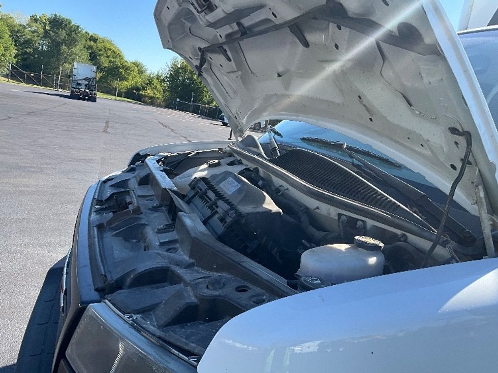 Light Duty Box Truck-Light and Medium Duty Trucks-GMC-2022-Savana G33903-Indianapolis-IN-67,778\n\t\tmiles-$ 34,500 - Image 22