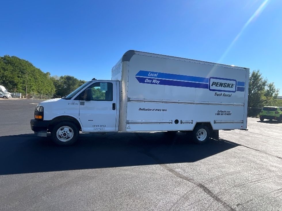 Light Duty Box Truck-Light and Medium Duty Trucks-GMC-2022-Savana G33903-Indianapolis-IN-67,778\n\t\tmiles-$ 34,500 - Image 4