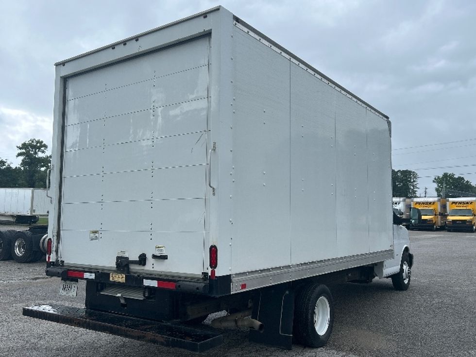 Light Duty Box Truck-Light and Medium Duty Trucks-GMC-2022-Savana G33903-Jackson-TN-12,172\n\t\tmiles-$ 42,500 - Image 13