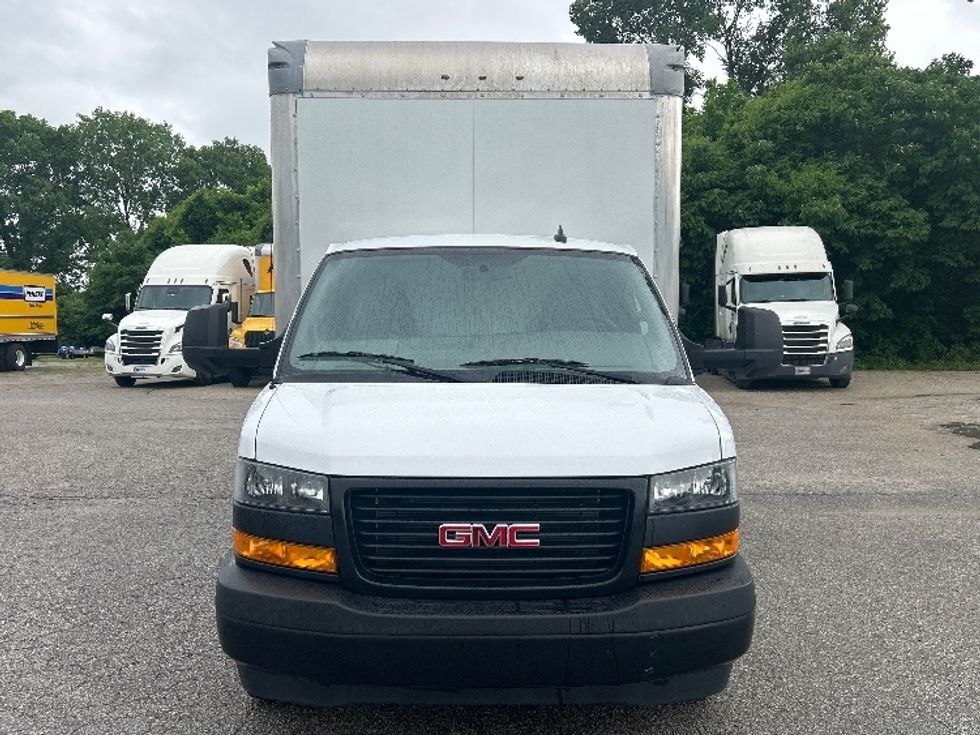 Light Duty Box Truck-Light and Medium Duty Trucks-GMC-2022-Savana G33903-Jackson-TN-12,172\n\t\tmiles-$ 42,500 - Image 2