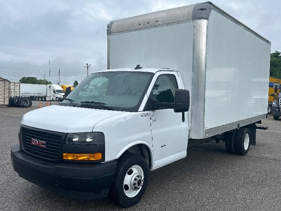 Light Duty Box Truck-Light and Medium Duty Trucks-GMC-2022-Savana G33903-Jackson-TN-12,172\n\t\tmiles-$ 42,500 - Image 3