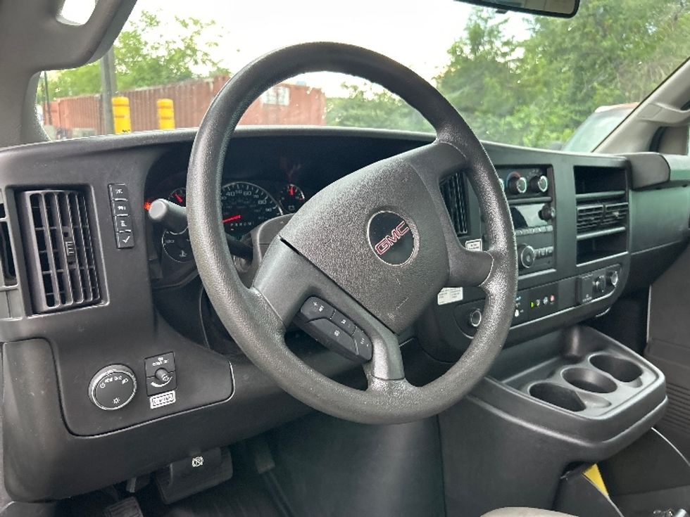 Light Duty Box Truck-Light and Medium Duty Trucks-GMC-2022-Savana G33903-Jessup-MD-37,897\n\t\tmiles-$ 40,500 - Image 13