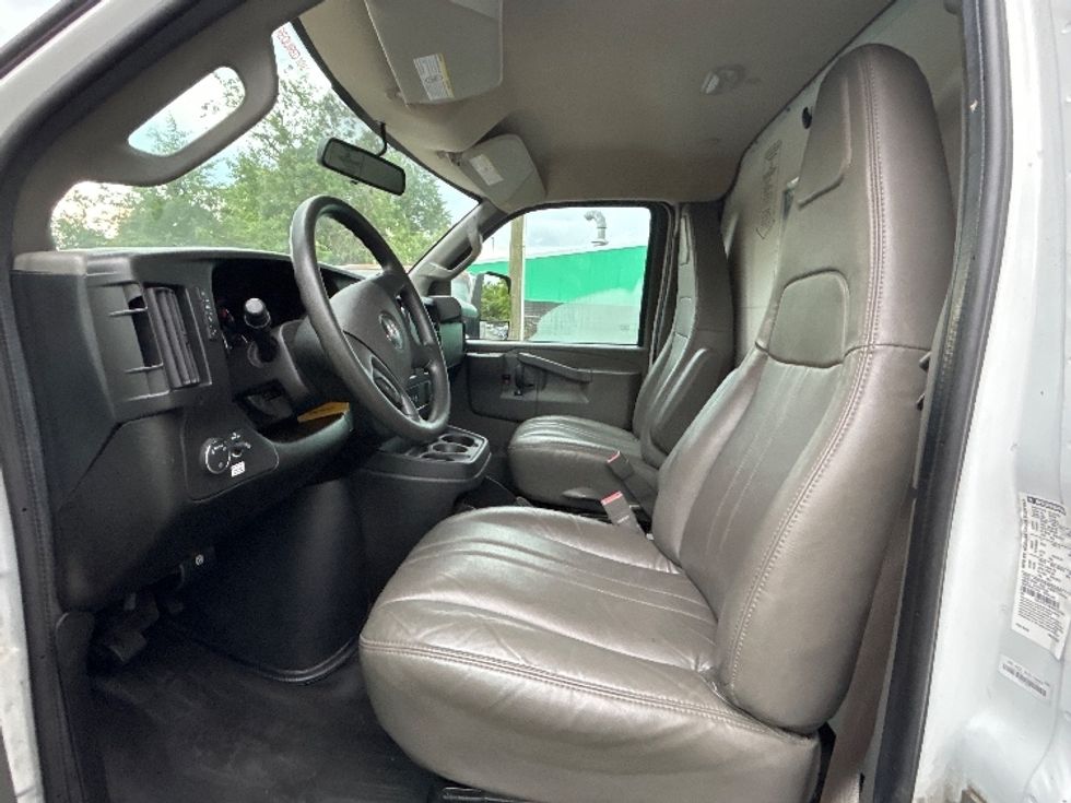 Light Duty Box Truck-Light and Medium Duty Trucks-GMC-2022-Savana G33903-Jessup-MD-37,897\n\t\tmiles-$ 40,500 - Image 14