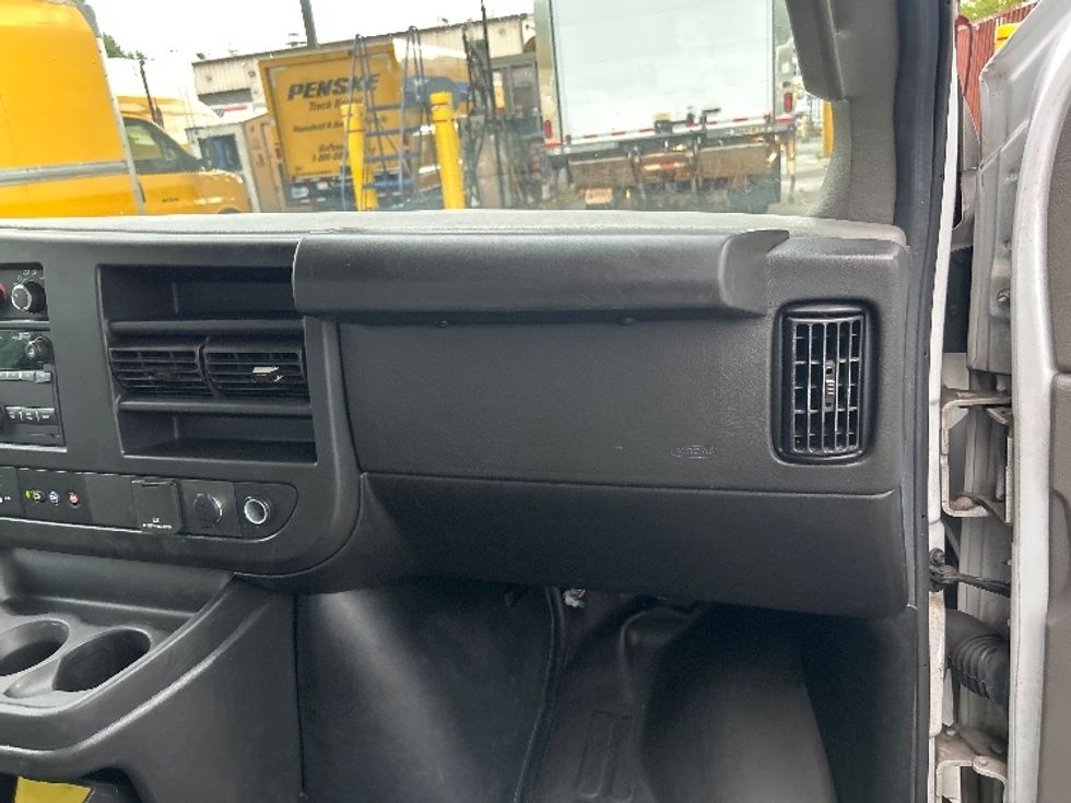 Light Duty Box Truck-Light and Medium Duty Trucks-GMC-2022-Savana G33903-Jessup-MD-37,897\n\t\tmiles-$ 40,500 - Image 16