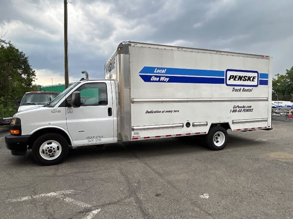 Light Duty Box Truck-Light and Medium Duty Trucks-GMC-2022-Savana G33903-Jessup-MD-37,897\n\t\tmiles-$ 40,500 - Image 4