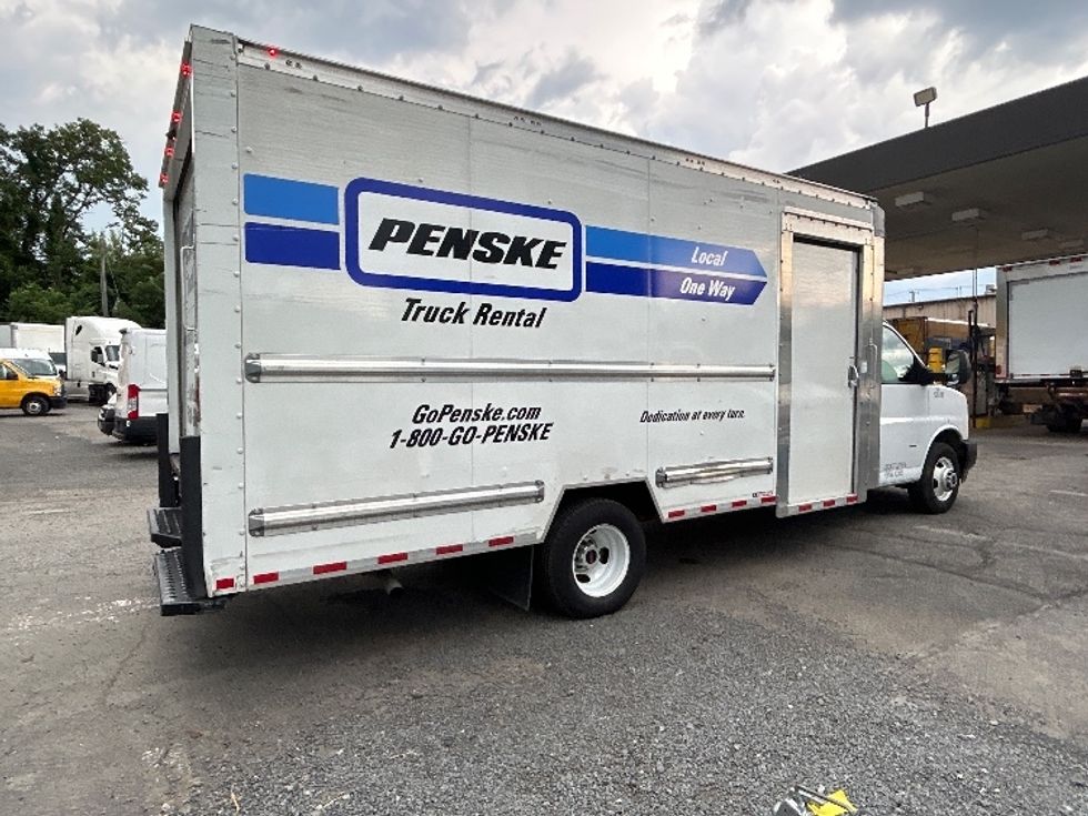 Light Duty Box Truck-Light and Medium Duty Trucks-GMC-2022-Savana G33903-Jessup-MD-37,897\n\t\tmiles-$ 40,500 - Image 9