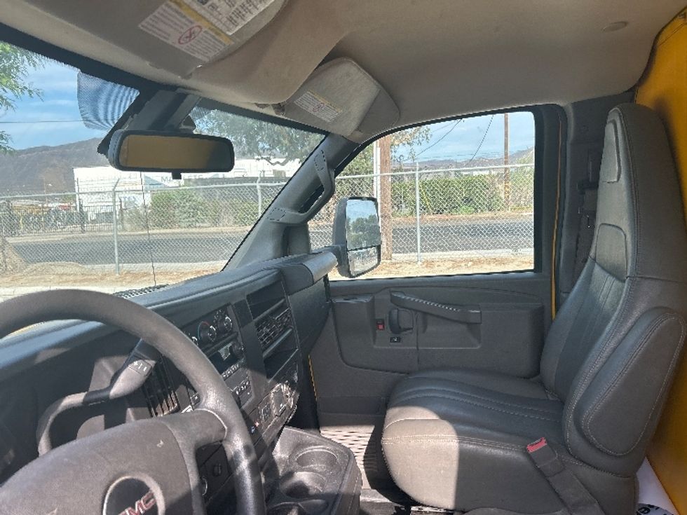 Light Duty Box Truck-Light and Medium Duty Trucks-GMC-2022-Savana G33903-Jurupa Valley-CA-102,256\n\t\tmiles-$ 28,000 - Image 17