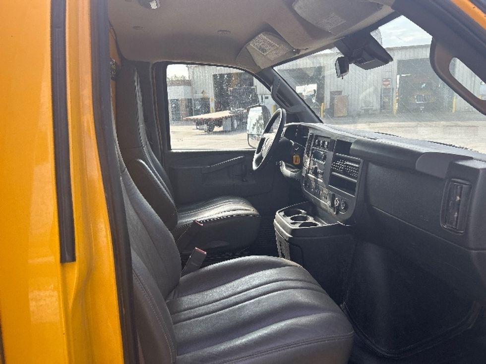 Light Duty Box Truck-Light and Medium Duty Trucks-GMC-2022-Savana G33903-Jurupa Valley-CA-102,256\n\t\tmiles-$ 28,000 - Image 20