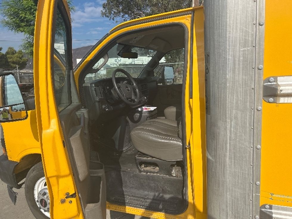 Light Duty Box Truck-Light and Medium Duty Trucks-GMC-2022-Savana G33903-Jurupa Valley-CA-103,575\n\t\tmiles-$ 31,250 - Image 13