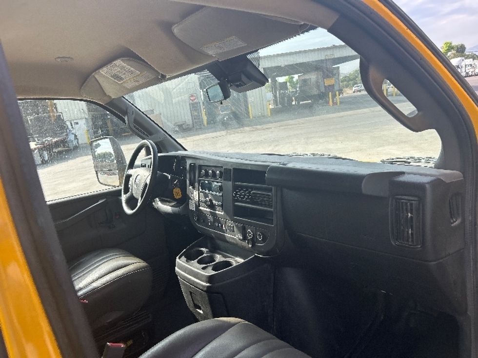 Light Duty Box Truck-Light and Medium Duty Trucks-GMC-2022-Savana G33903-Jurupa Valley-CA-103,575\n\t\tmiles-$ 31,250 - Image 18