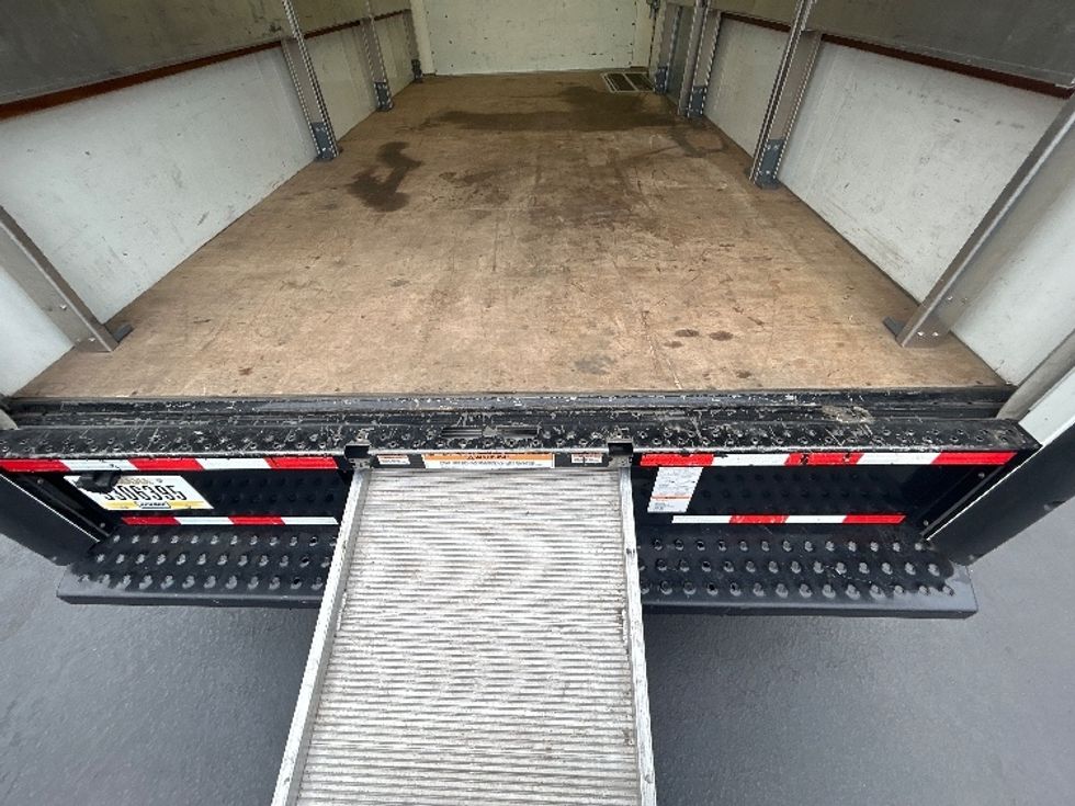 Light Duty Box Truck-Light and Medium Duty Trucks-GMC-2022-Savana G33903-Jurupa Valley-CA-35,019\n\t\tmiles-$ 45,500 - Image 10