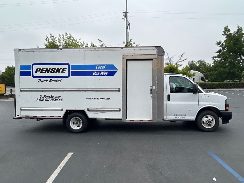 Light Duty Box Truck-Light and Medium Duty Trucks-GMC-2022-Savana G33903-Jurupa Valley-CA-35,019\n\t\tmiles-$ 45,500 - Image 15