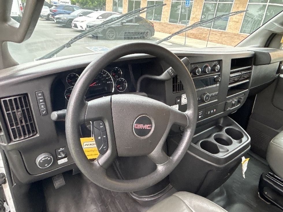 Light Duty Box Truck-Light and Medium Duty Trucks-GMC-2022-Savana G33903-Jurupa Valley-CA-35,019\n\t\tmiles-$ 45,500 - Image 17
