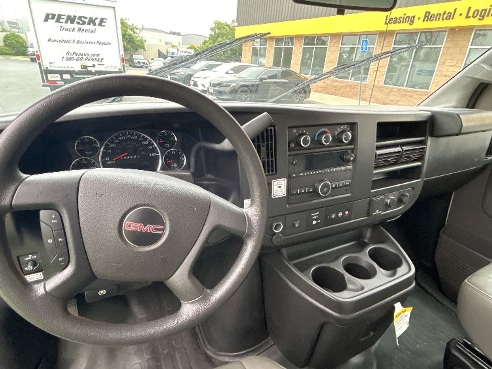 Light Duty Box Truck-Light and Medium Duty Trucks-GMC-2022-Savana G33903-Jurupa Valley-CA-35,019\n\t\tmiles-$ 45,500 - Image 18