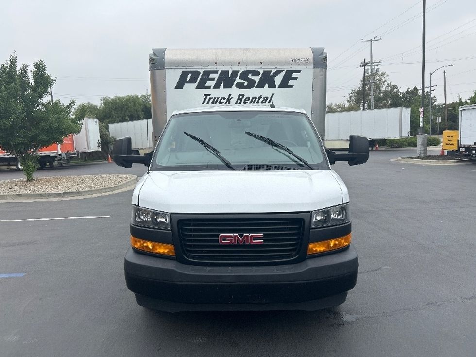Light Duty Box Truck-Light and Medium Duty Trucks-GMC-2022-Savana G33903-Jurupa Valley-CA-35,019\n\t\tmiles-$ 45,500 - Image 2