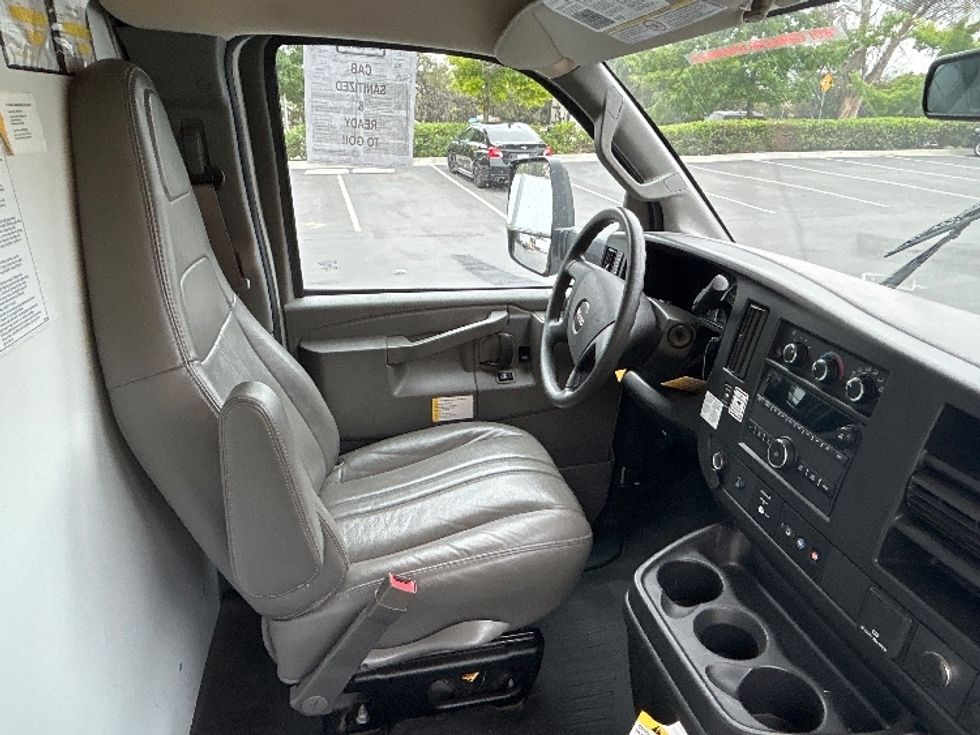 Light Duty Box Truck-Light and Medium Duty Trucks-GMC-2022-Savana G33903-Jurupa Valley-CA-35,019\n\t\tmiles-$ 45,500 - Image 22