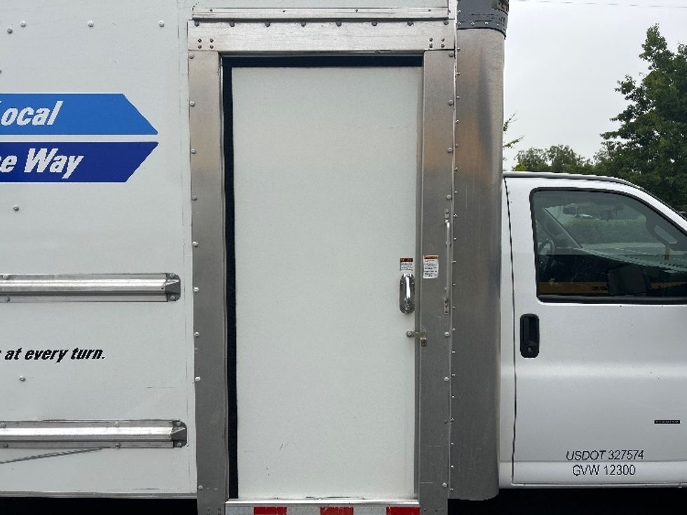 Light Duty Box Truck-Light and Medium Duty Trucks-GMC-2022-Savana G33903-Jurupa Valley-CA-35,019\n\t\tmiles-$ 45,500 - Image 25