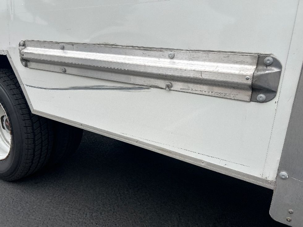 Light Duty Box Truck-Light and Medium Duty Trucks-GMC-2022-Savana G33903-Jurupa Valley-CA-35,019\n\t\tmiles-$ 45,500 - Image 28