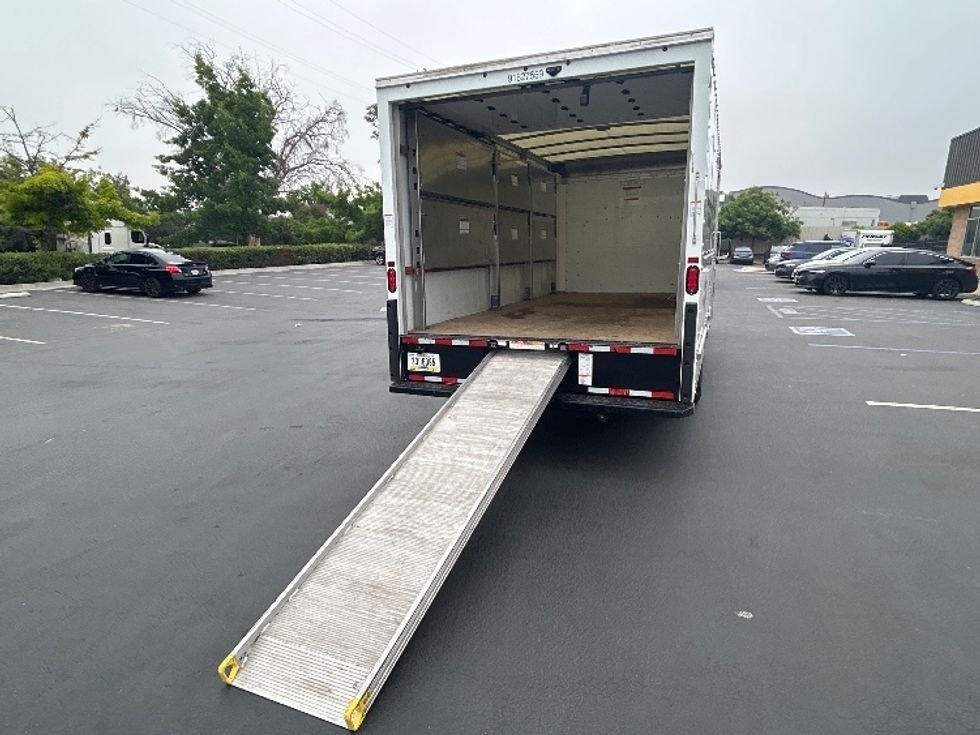 Light Duty Box Truck-Light and Medium Duty Trucks-GMC-2022-Savana G33903-Jurupa Valley-CA-35,019\n\t\tmiles-$ 45,500 - Image 9