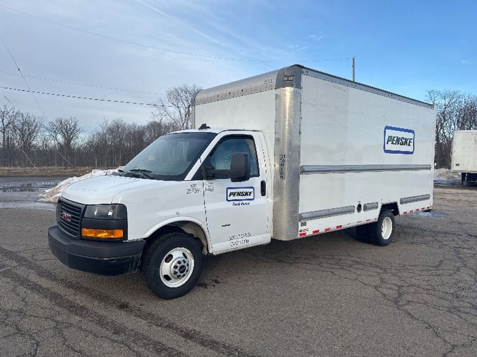 2022 Gmc Savana 3500 Cutaway photo 3