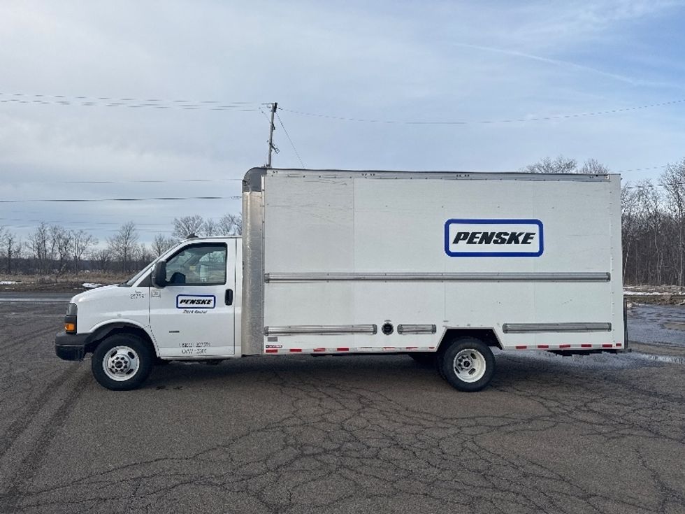 2022 Gmc Savana 3500 Cutaway photo 4