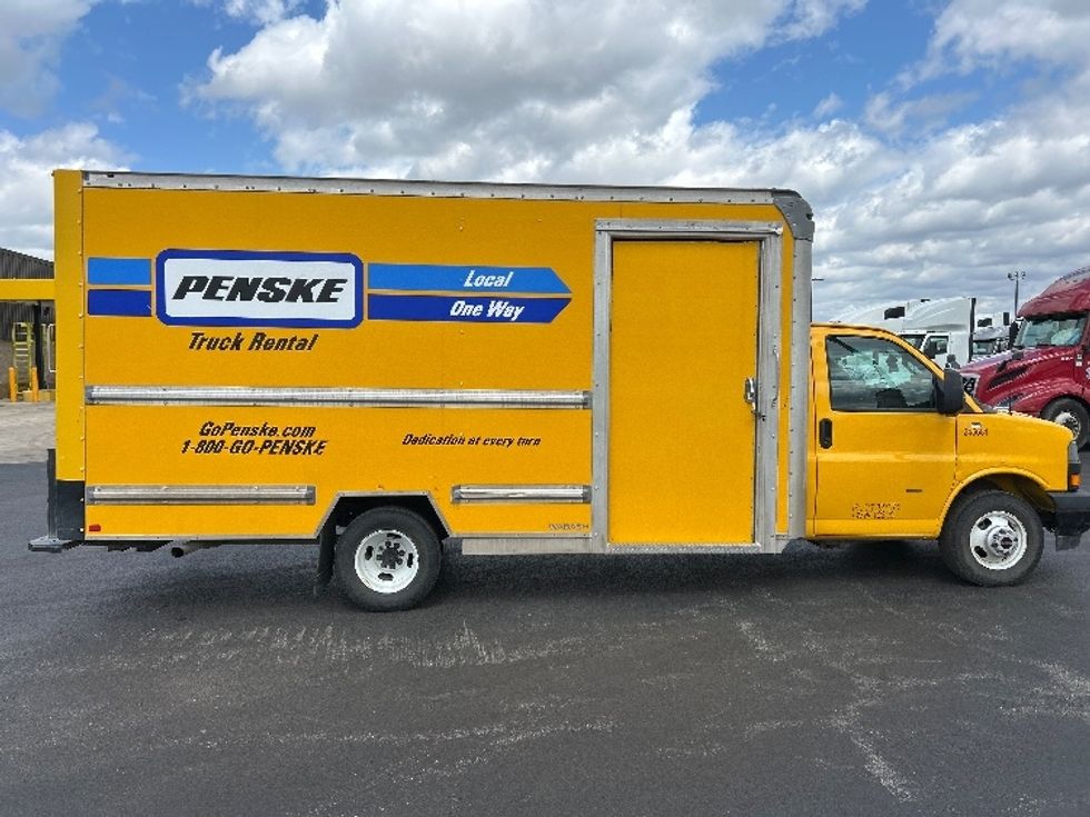 Light Duty Box Truck-Light and Medium Duty Trucks-GMC-2022-Savana G33903-Kansas City-MO-73,267\n\t\tmiles-$ 34,500 - Image 12