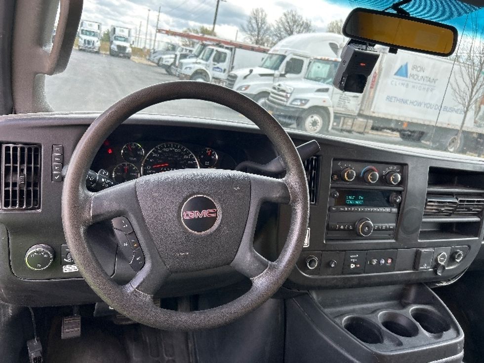 Light Duty Box Truck-Light and Medium Duty Trucks-GMC-2022-Savana G33903-Kansas City-MO-73,267\n\t\tmiles-$ 34,500 - Image 15